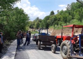 Meštani Studenice blokirali put ka Rudnu – ne daju da mašine napuste gradilište
